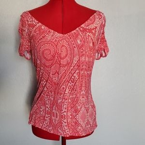 Jennifer Lopez V neck tee